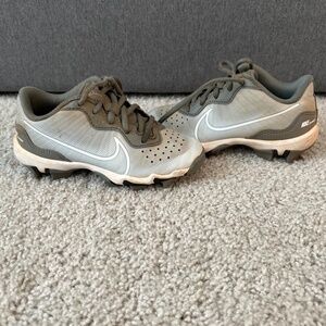 Nike Youth Baseball Cleats Size 12C Gray